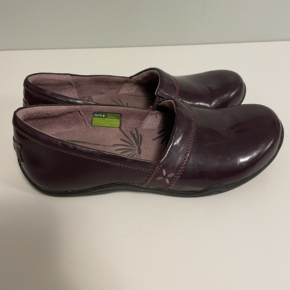 Ahnu Jackie Women Size 8 Wine Color Patent Leather Comfort Slip On Loafers Shoes